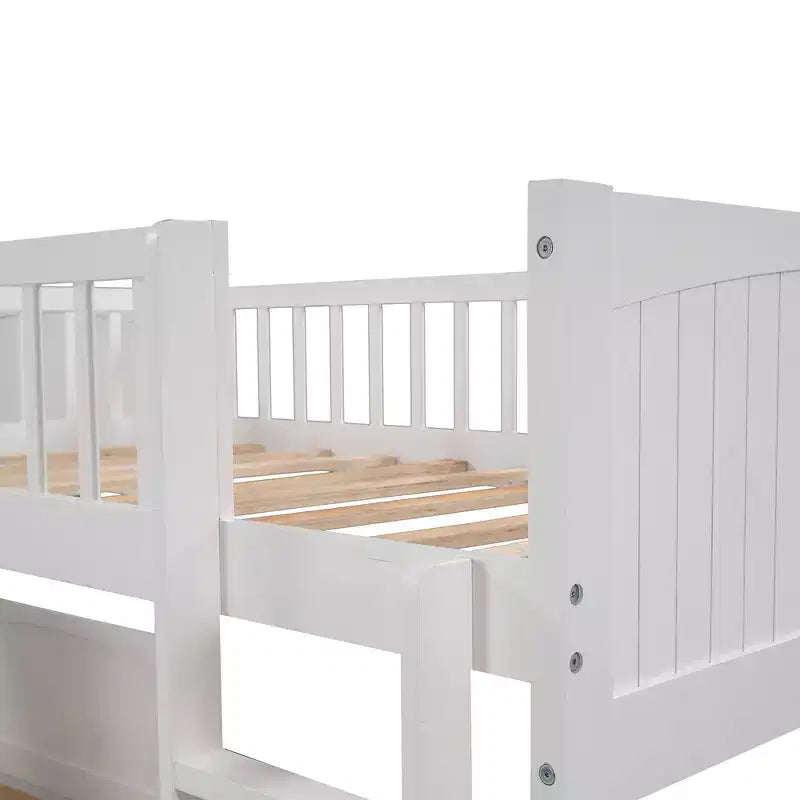 Lit superposé simple avec tiroirs intégrés et espace polyvalent sous le lit