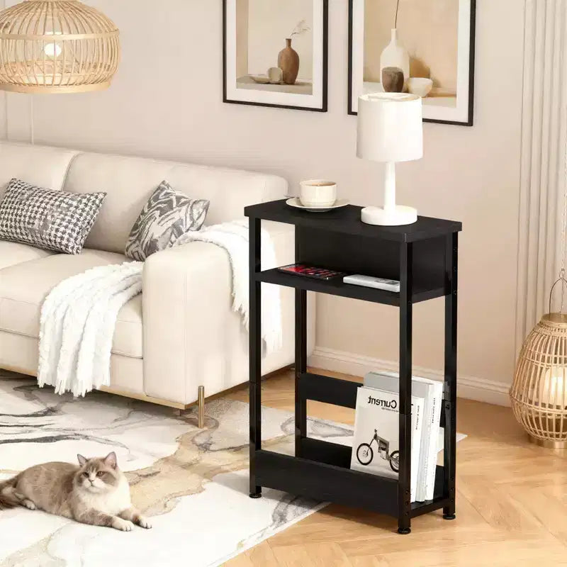 Table d'appoint industrielle étroite à 3 niveaux – Table de bout peu encombrante avec étagères de rangement et porte-revues