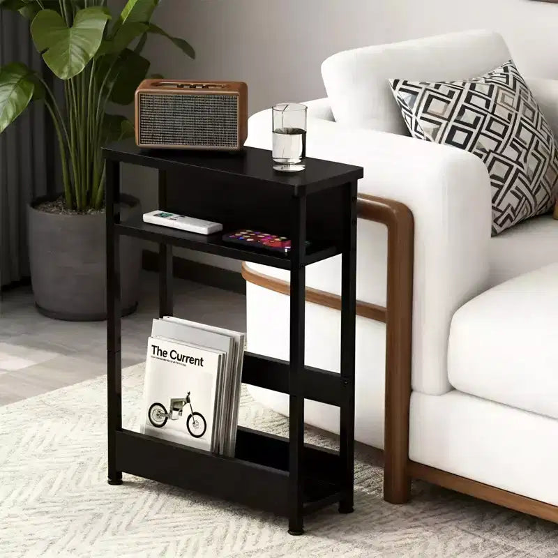 Table d'appoint industrielle étroite à 3 niveaux – Table de bout peu encombrante avec étagères de rangement et porte-revues
