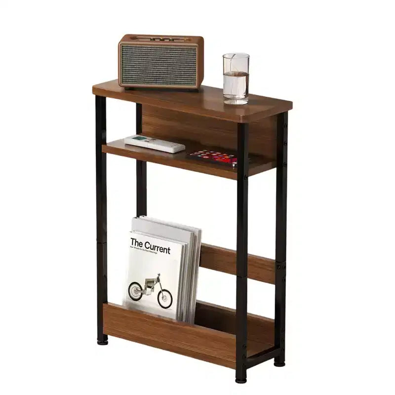 Table d'appoint industrielle étroite à 3 niveaux – Table de bout peu encombrante avec étagères de rangement et porte-revues